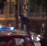 На видео попало, как полиция усмиряла разбушевавшегося фаната дубинками - Мост ТВ