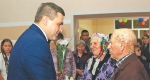 Глава Тербунского района Сергей Иванов чествовал старейшую супружескую пару села Зинаиду и Сергея Пантелеевых.