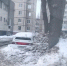 В Липецке автомобиль забросали глыбами льда - Мост ТВ