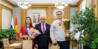 Игорь Артамонов встретился со спортсменами Дианой Сикстус и Дмитрием Якушевым - Липецкая ГТРК
