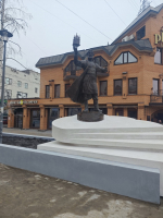 Преосвященнейший Евфимий, епископ Усманский принял участие в открытии памятника Алексею Петровичу Хренникову