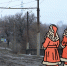 Пацаны смотрят вдаль с надеждой, но трамвай не едет пока - Gorod48.ru