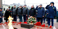 Офицеры следственного управления СК России по Липецкой области почтили память погибших во время блокады Ленинграда - Следственный комитет