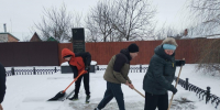 Липчане наводят порядок возле памятников героям - Город Липецк