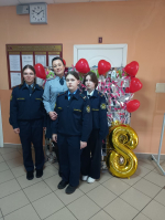 С наступающим праздником весны поздравили девочек-кадетов