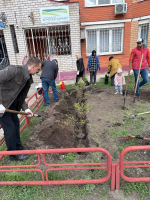 В Липецке прошли субботники в 9-м и 18-м депутатских округах