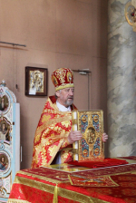В день Радоницы Высокопреосвященнейший Арсений, митрополит Липецкий и Задонский, совершил Божественную литургию и панихиду в кафедральном соборе Рождества Христова г. Липецка