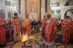 В день Радоницы Высокопреосвященнейший Арсений, митрополит Липецкий и Задонский, совершил Божественную литургию и панихиду в кафедральном соборе Рождества Христова г. Липецка
