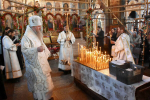 В день Радоницы в соборе Сретения Владимирской иконы Божией Матери Задонского Рождество-Богородицкого мужского монастыря состоялись торжественные богослужения