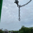 10-летняя девочка пострадала из-за неисправного крепления качелей - Gorod48.ru