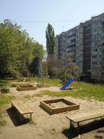ЛДПР проверяет состояние детских площадок в Липецке