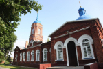 В Неделю 1-ю по Пятидесятнице, Всех святых, Высокопреосвященнейший Арсений, митрополит Липецкий и Задонский, совершил Божественную литургию в храме Покрова Пресвятой Богородицы с. Сухая Лубна Липецкого района