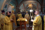 В Неделю 1-ю по Пятидесятнице, Всех святых, Высокопреосвященнейший Арсений, митрополит Липецкий и Задонский, совершил Божественную литургию в храме Покрова Пресвятой Богородицы с. Сухая Лубна Липецкого района