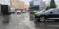 Фотографии ям на улице Шуминского в соцсетях с намеком на прошлогодний брак — фейк! - Gorod48.ru