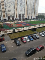 На улице Бехтеева спортплощадка вдруг стала частной