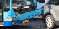 Автобус 315-го маршрута столкнулся с «Маздой» - Gorod48.ru