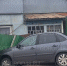 В центре Липецка «Лада Гранта» пробила забор и въехала в дом после встречи с «Рено Логан» - Gorod48.ru