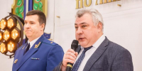Геннадий Бурков поздравил сотрудников полиции с профессиональным праздником - Липецкий областной суд