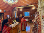 В Неделю 26-ю по Пятидесятнице, день памяти великомученицы Екатерины, Глава митрополии совершил Божественную литургию и чин молебного пения в скитском храме иконы Божией Матери «Скоропослушница» с. Даньшино