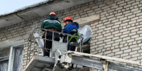 Разбитые в Ельце при налете БПЛА окна начали закрывать еще ночью - Gorod48.ru