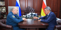 Первые лица МЧС России Александр Куренков и Северной Осетии Сергей Меняйло оценили возможность создания региональной пожарной охраны - МЧС России