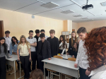 Студенты ЛМК показали школьникам, как спасать жизни