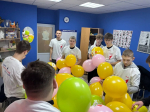 С праздником, милые дамы!