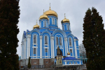 Высокопреосвященнейший схимитрополит Никон (Васин) и Преосвященнейший Евфимий, епископ Усманский, викарий Липецкой епархии, совершили Божественную литургию во Владимирском соборе Задонского Рождество-Богородицкого мужского монастыря