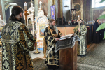 В Великий Пяток Преосвященнейший Евфимий, епископ Усманский, викарий Липецкой епархии, совершил Вечерню с выносом Плащаницы Спасителя