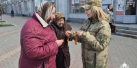 В Липецке росгвардейцы раздавали георгиевские ленточки - Росгвардия