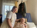 Ксенофонтова Лариса Васильевна посетила ветерана Голынскую Софью Семёновну, чтобы лично поздравить её с наступающим праздником – Днём Победы