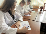 Мир глазами детей: выставка рисунков к 1 июня в Липецком медколледже