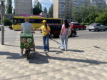Государственный символ России каждому. Активисты РО организовали пикет-раздачу текста гимна России
