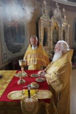 Высокопреосвященнейший Арсений, митрополит Липецкий и Задонский совершил богослужения в кафедральном соборе Рождества Христова г. Липецка